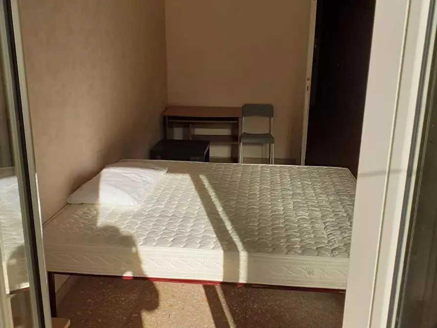 Immagine 4 di Camera in affitto  in Via Macedonia a Roma