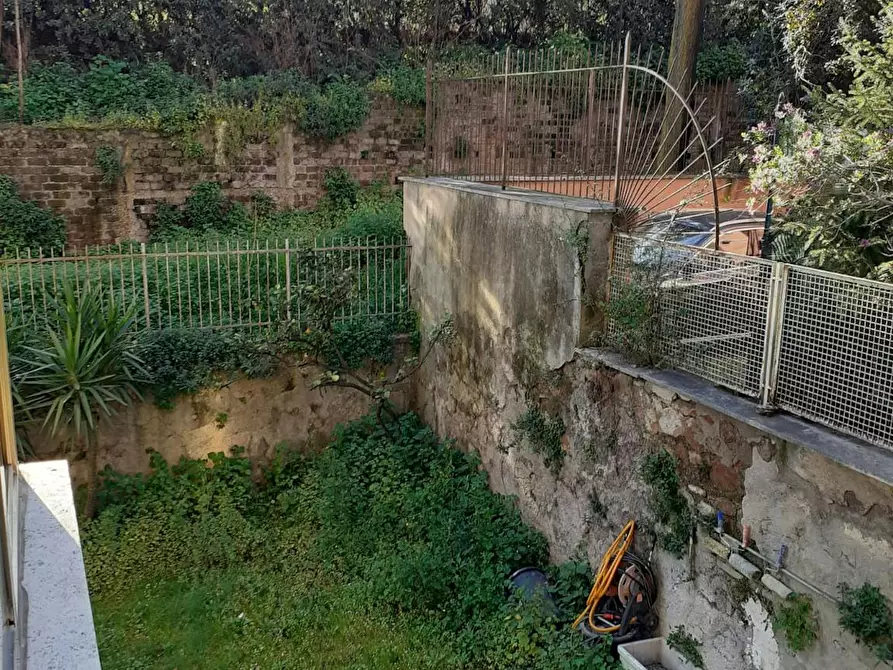 Immagine 10 di Camera in affitto  in Via Macedonia a Roma