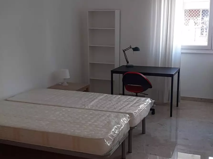 Immagine 1 di Camera in affitto  in Via Bartolomeo Dusi a Roma