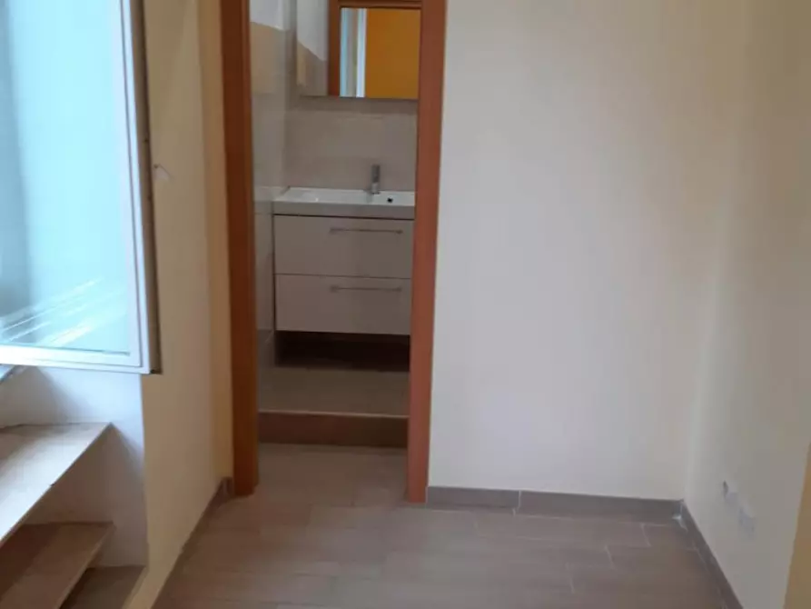 Immagine 4 di Camera in affitto  in Via dei Ramni a Roma