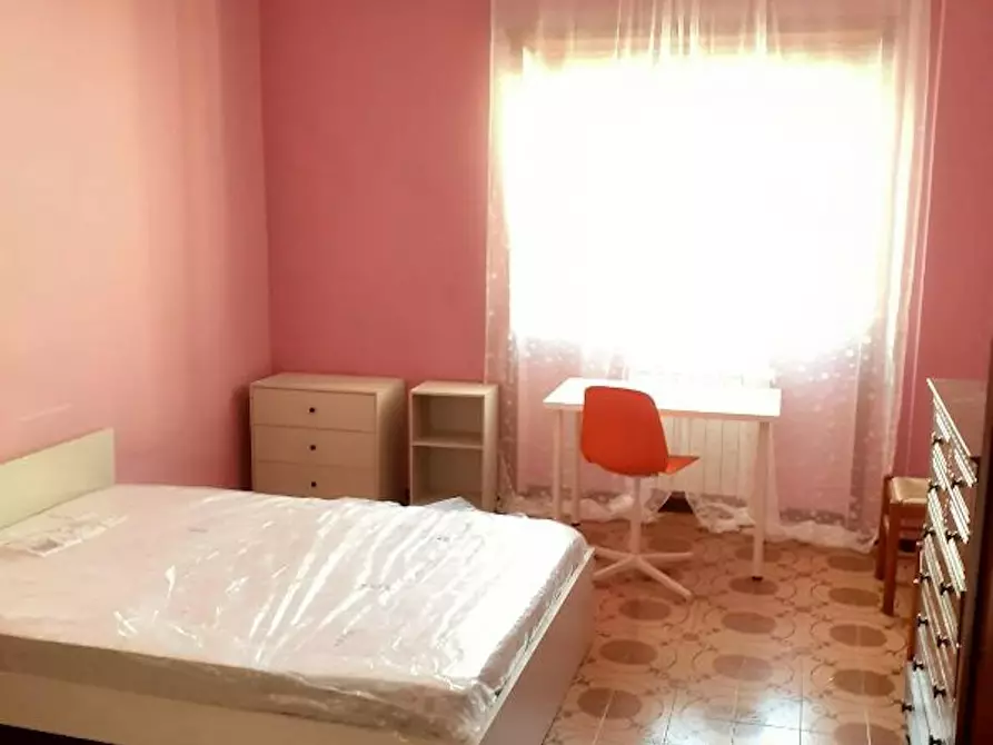 Immagine 2 di Camera in affitto  in Via Leonardo Greppi a Roma