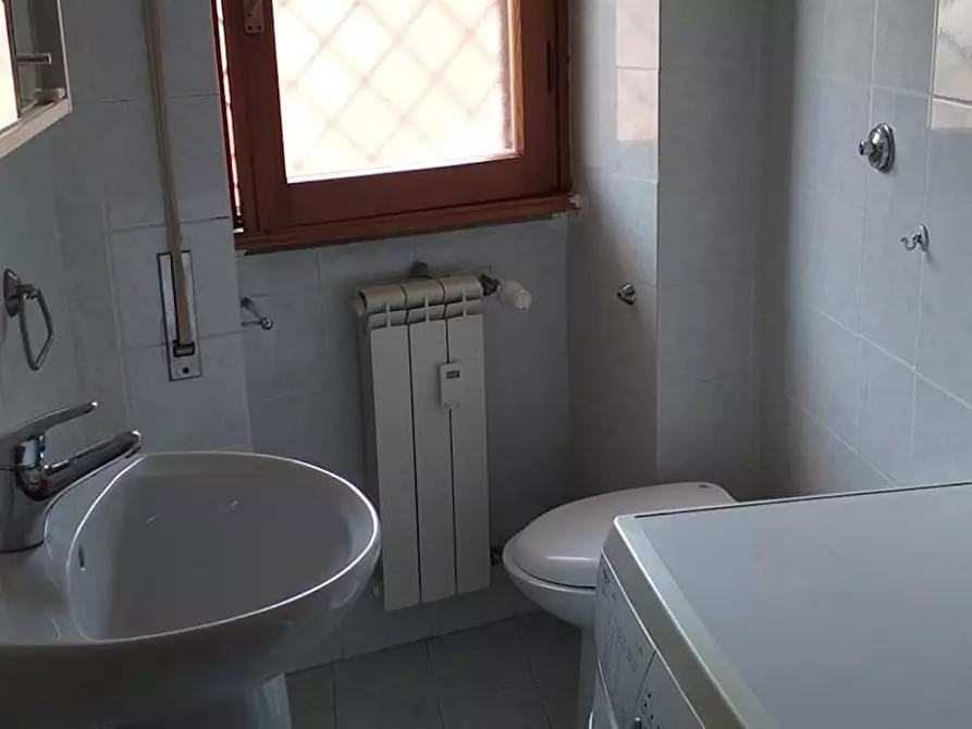 Immagine 10 di Camera in affitto  in Via Leonardo Greppi a Roma