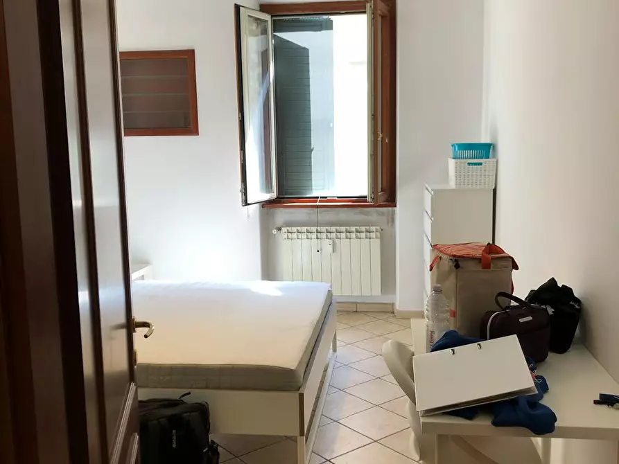 Immagine 1 di Camera in affitto  in Via Annio Felice a Roma