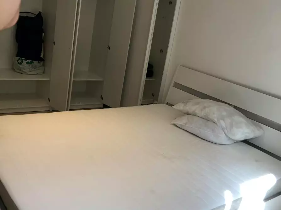 Immagine 8 di Camera in affitto  in Via Annio Felice a Roma