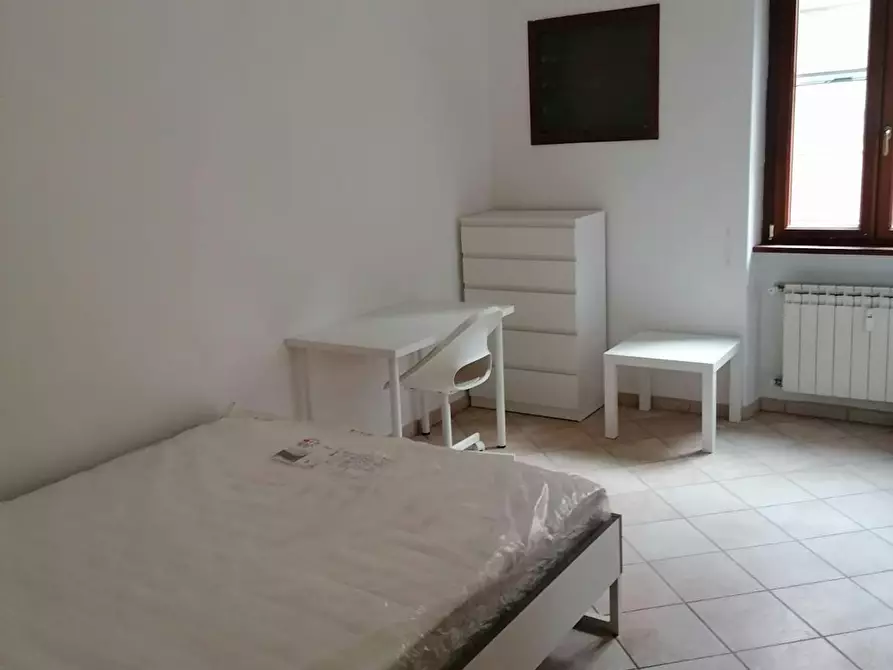 Immagine 2 di Camera in affitto  in Via Annio Felice a Roma