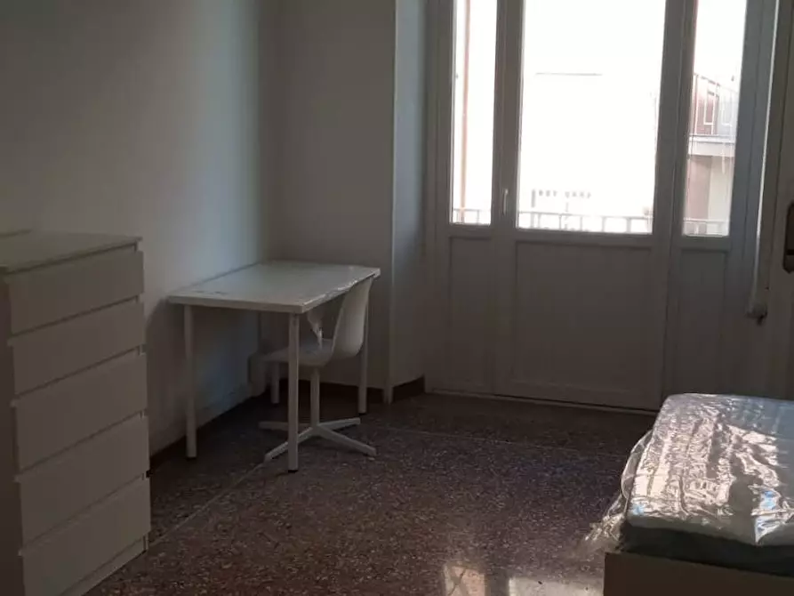 Immagine 1 di Camera in affitto  in Via Carlo Bartolomeo Piazza a Roma