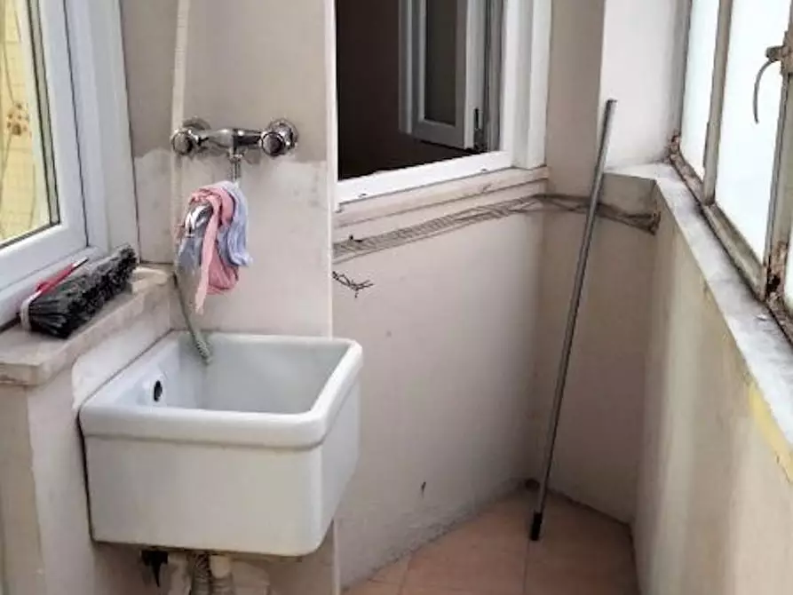 Immagine 6 di Camera in affitto  in Via Carlo Bartolomeo Piazza a Roma