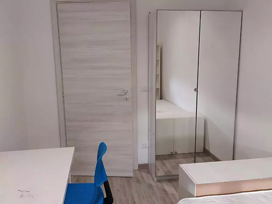 Immagine 2 di Camera in affitto  in Viale di Valle Aurelia a Roma
