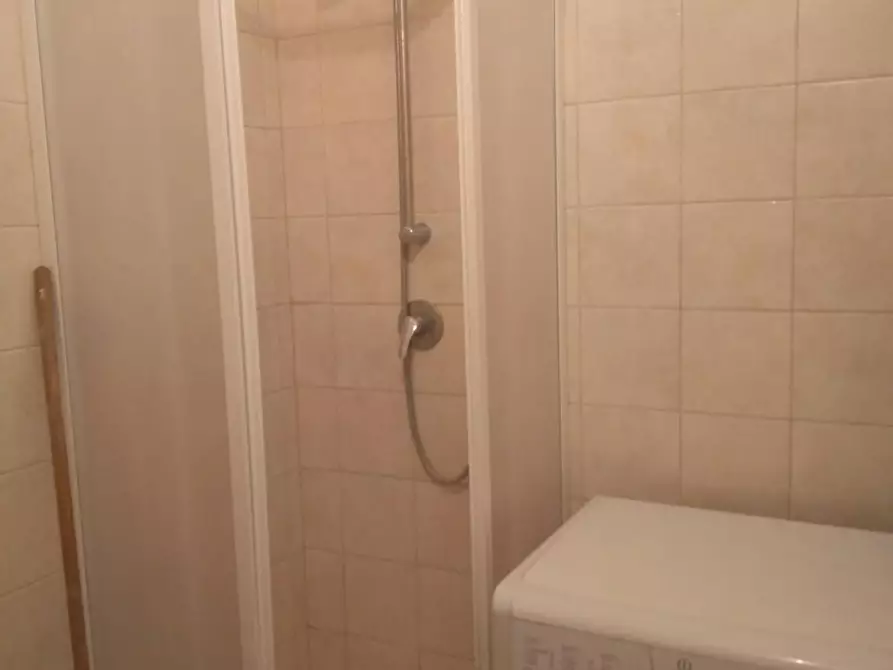 Immagine 9 di Appartamento in affitto  in Via del Forte Tiburtino a Roma