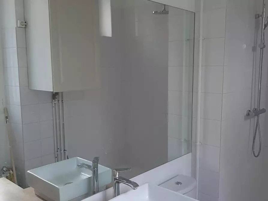 Immagine 3 di Appartamento in affitto  in Passage des Taillandiers a Paris