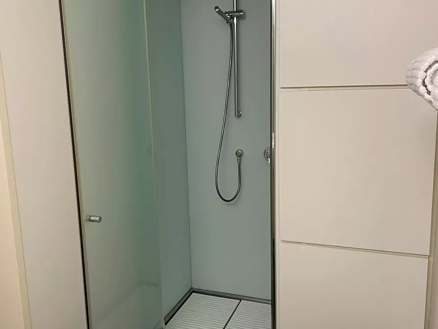 Immagine 4 di Appartamento in affitto  in Via Mascarella a Bologna