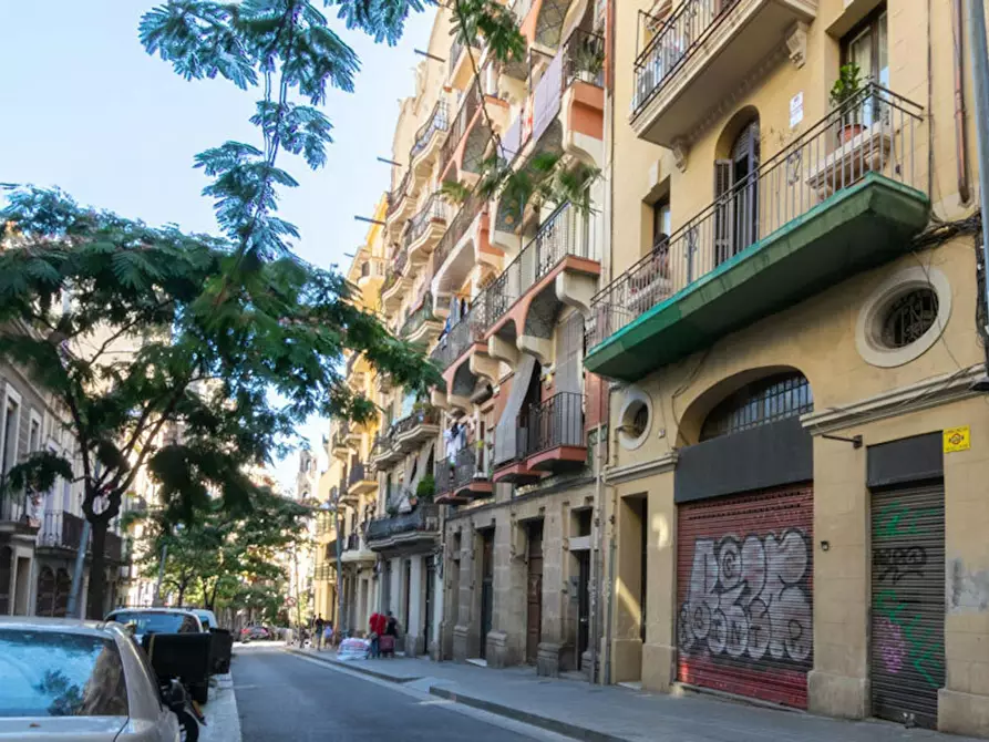 Immagine 10 di Appartamento in affitto  in Carrer de Tapioles a Barcelona