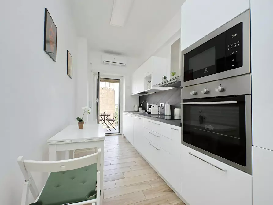 Immagine 9 di Appartamento in affitto  in Via Oderisi da Gubbio a Roma