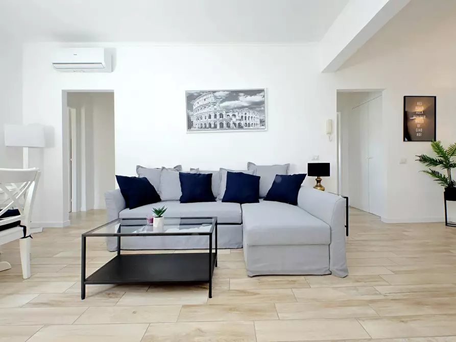 Immagine 4 di Appartamento in affitto  in Via Oderisi da Gubbio a Roma