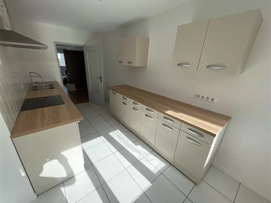 Immagine 4 di Camera in affitto  in Route du Polygone a Strasbourg