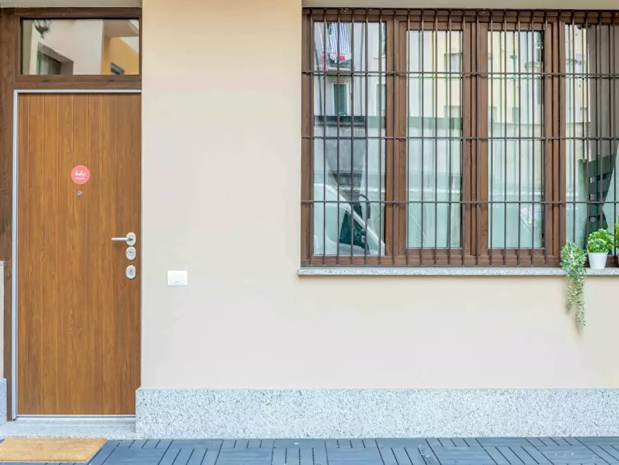 Immagine 10 di Camera in affitto  in Via Maniago a Milano