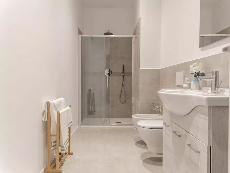 Immagine 5 di Camera in affitto  in Via Maniago a Milano