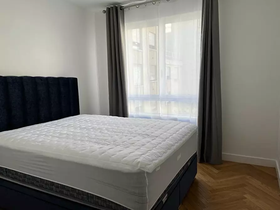 Immagine 3 di Appartamento in affitto  in Rue Mesnil a Paris 16