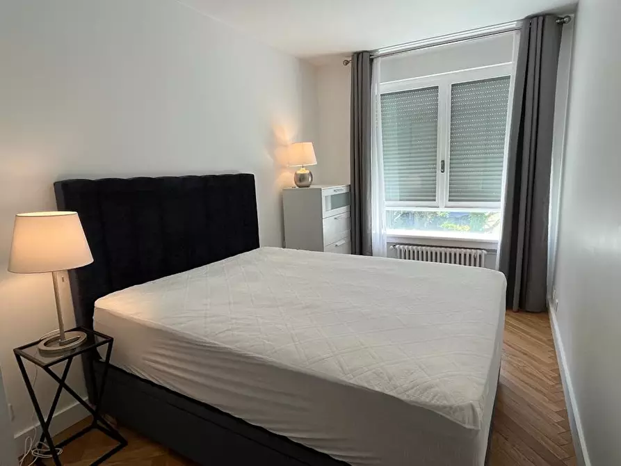 Immagine 8 di Appartamento in affitto  in Rue Mesnil a Paris 16