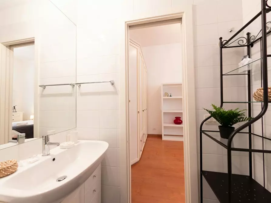 Immagine 5 di Appartamento in affitto  in Via Aurora a Roma