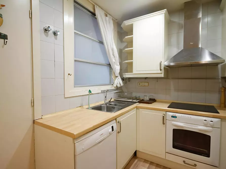 Immagine 7 di Camera in affitto  in Carrer de Balmes a Barcelona
