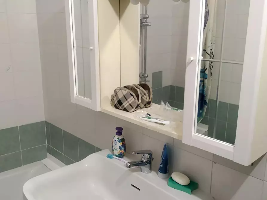 Immagine 4 di Camera in affitto  in Via Monte di Pietà a Bra