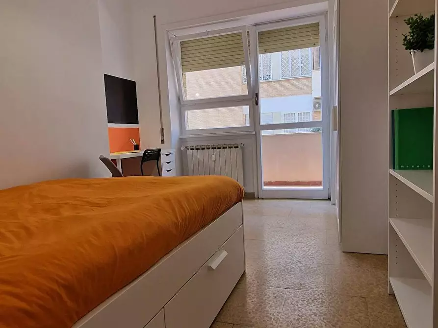 Immagine 6 di Camera in affitto  in Lungotevere di Pietra Papa a Roma