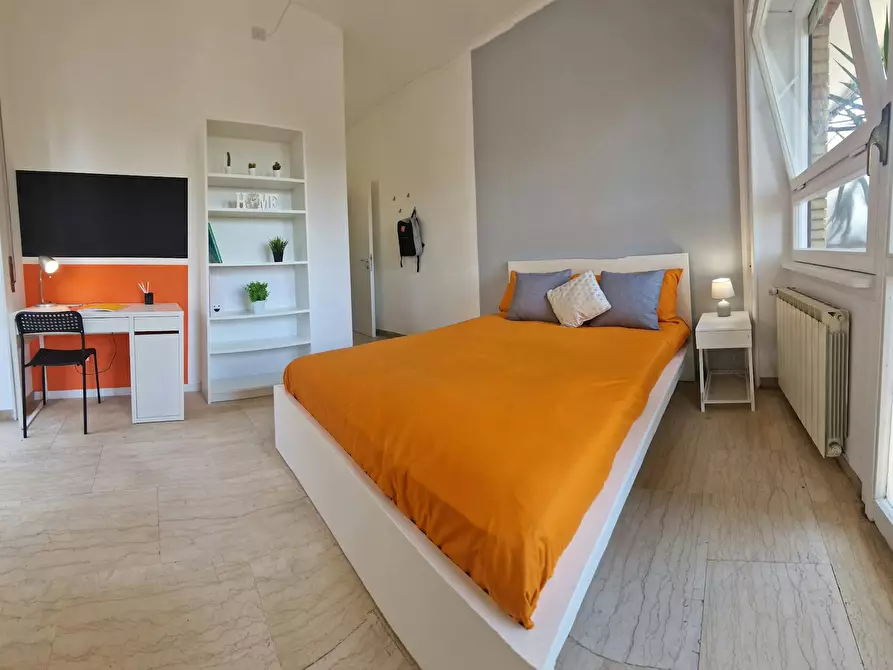 Immagine 5 di Camera in affitto  in Lungotevere di Pietra Papa a Roma