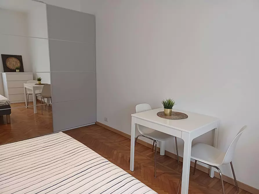 Immagine 8 di Camera in affitto  in Via Alfredo Oriani a Milano