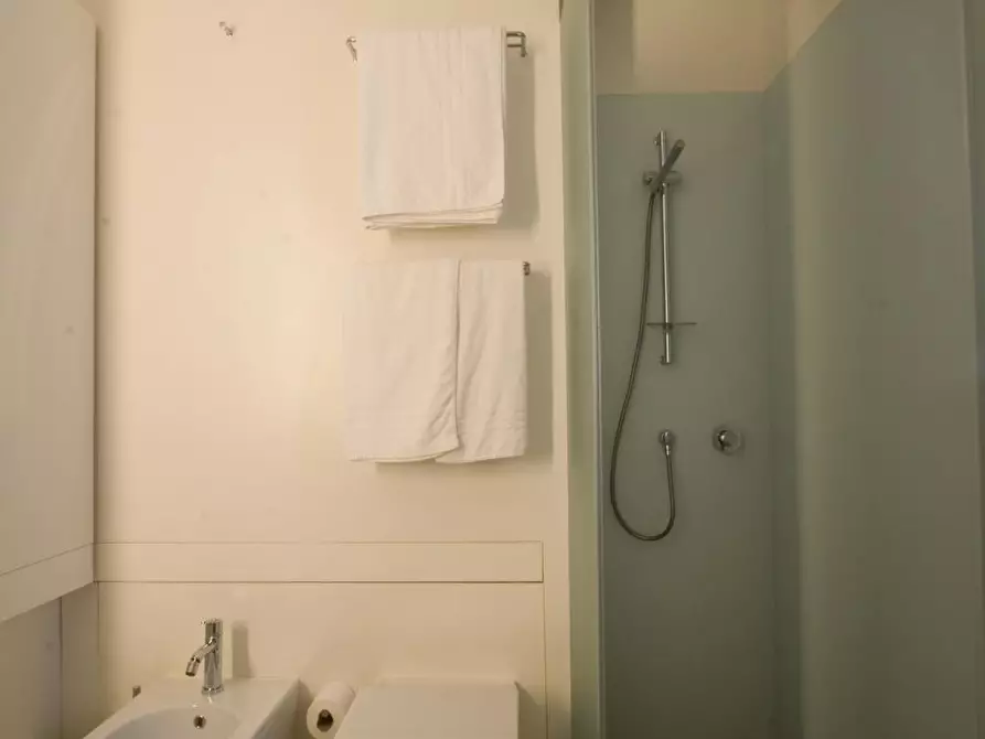 Immagine 5 di Appartamento in affitto  in Via Mascarella a Bologna