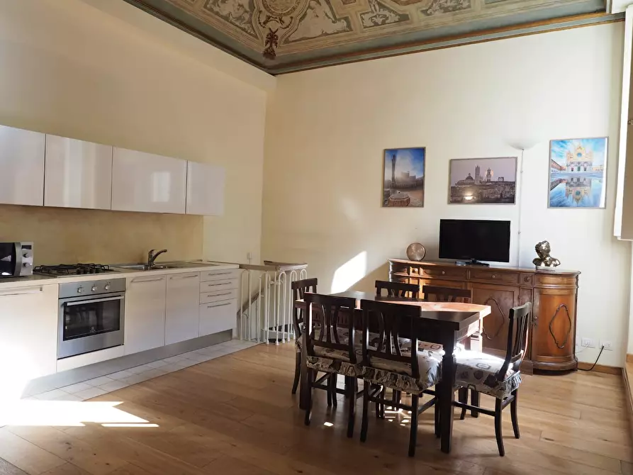 Immagine 8 di Appartamento in affitto  in Via Roma a Siena