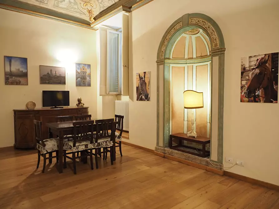 Immagine 6 di Appartamento in affitto  in Via Roma a Siena