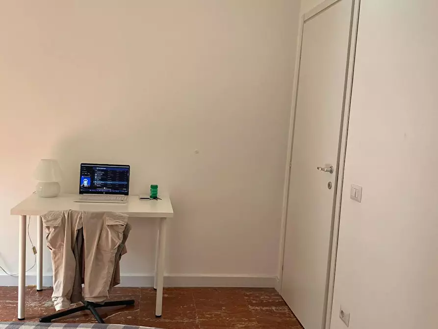 Immagine 1 di Camera in affitto  in Via Macedonia a Roma