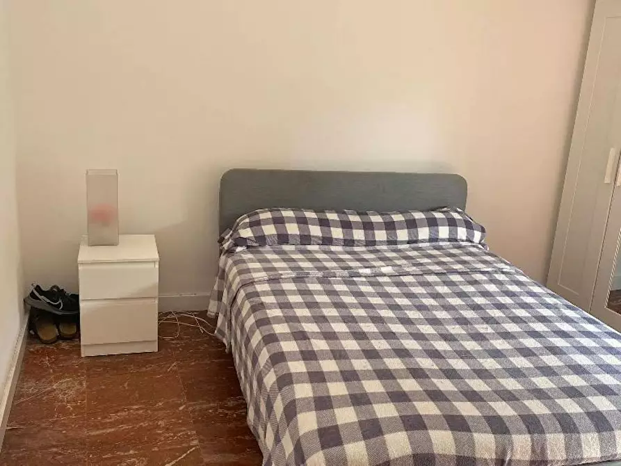 Immagine 2 di Camera in affitto  in Via Macedonia a Roma
