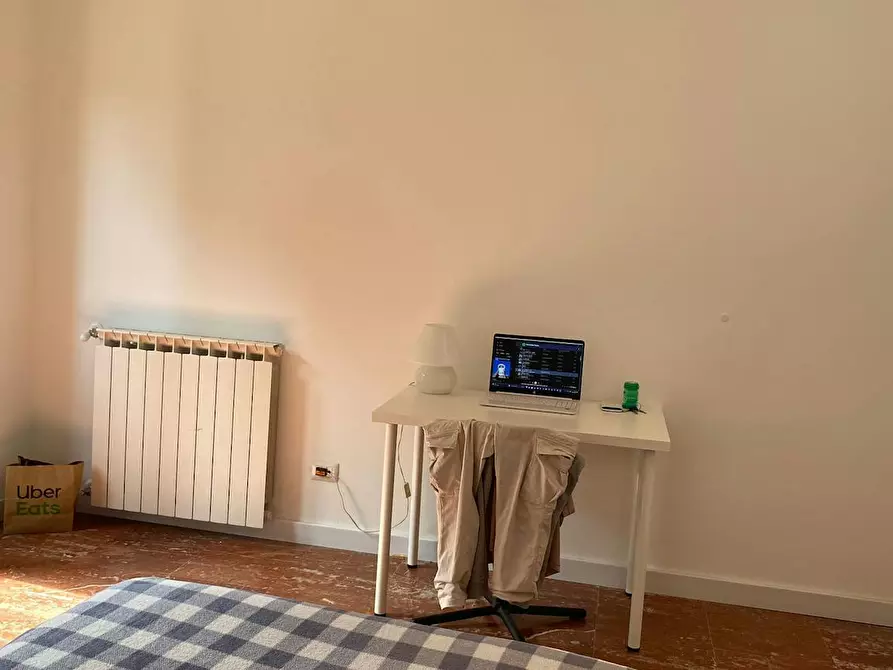 Immagine 4 di Camera in affitto  in Via Macedonia a Roma
