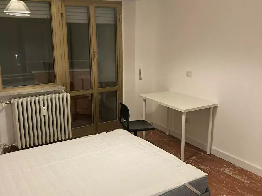Immagine 4 di Camera in affitto  in Via Macedonia a Roma