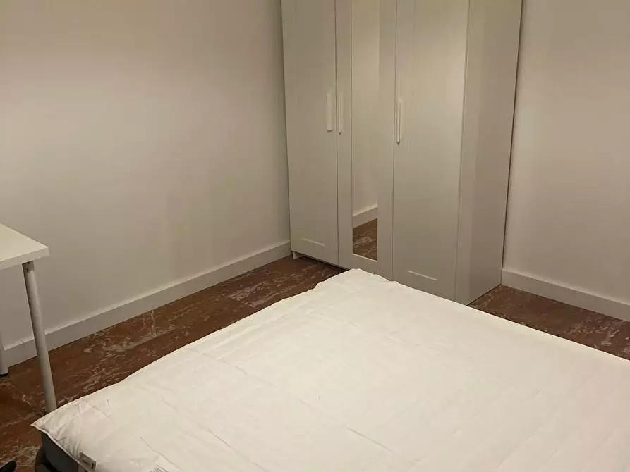 Immagine 2 di Camera in affitto  in Via Macedonia a Roma