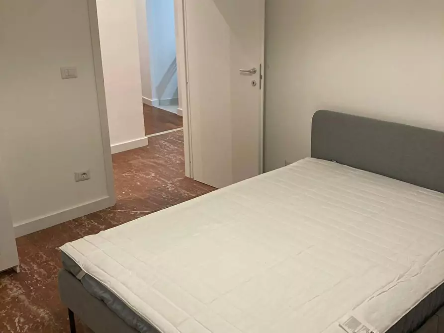Immagine 5 di Camera in affitto  in Via Macedonia a Roma