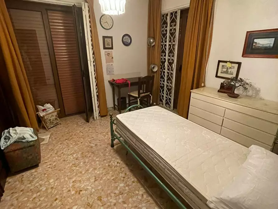Immagine 1 di Camera in affitto  in Via Sigmund Freud a Napoli