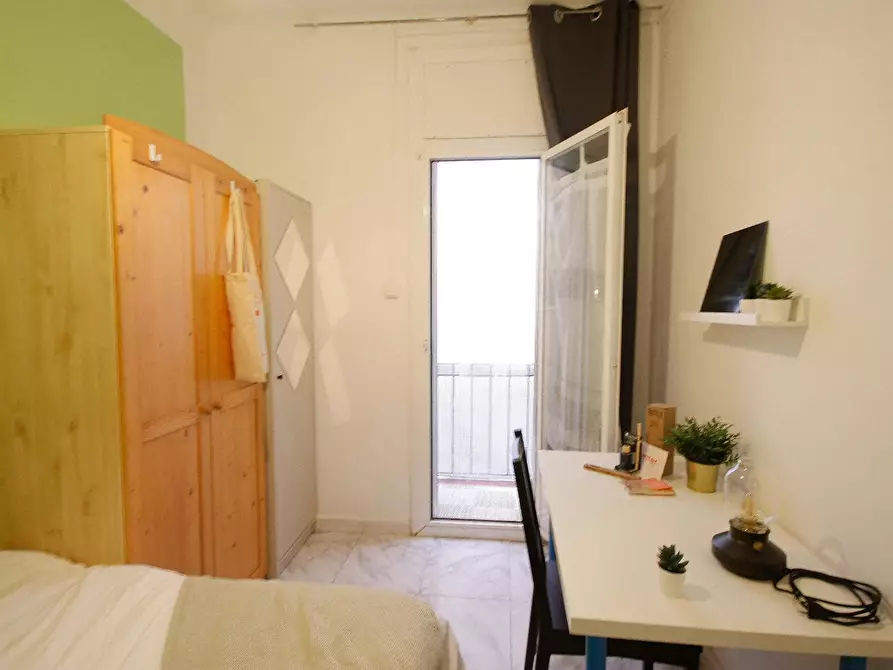 Immagine 3 di Camera in affitto  in Carrer del Cinca a Barcelona