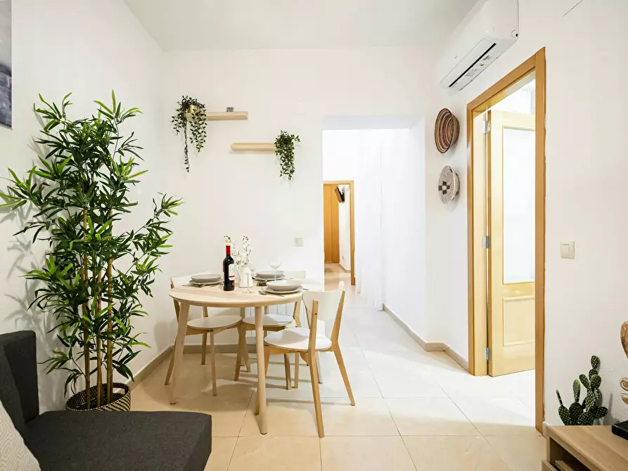 Immagine 2 di Appartamento in affitto  in Calle de las Infantas a Madrid