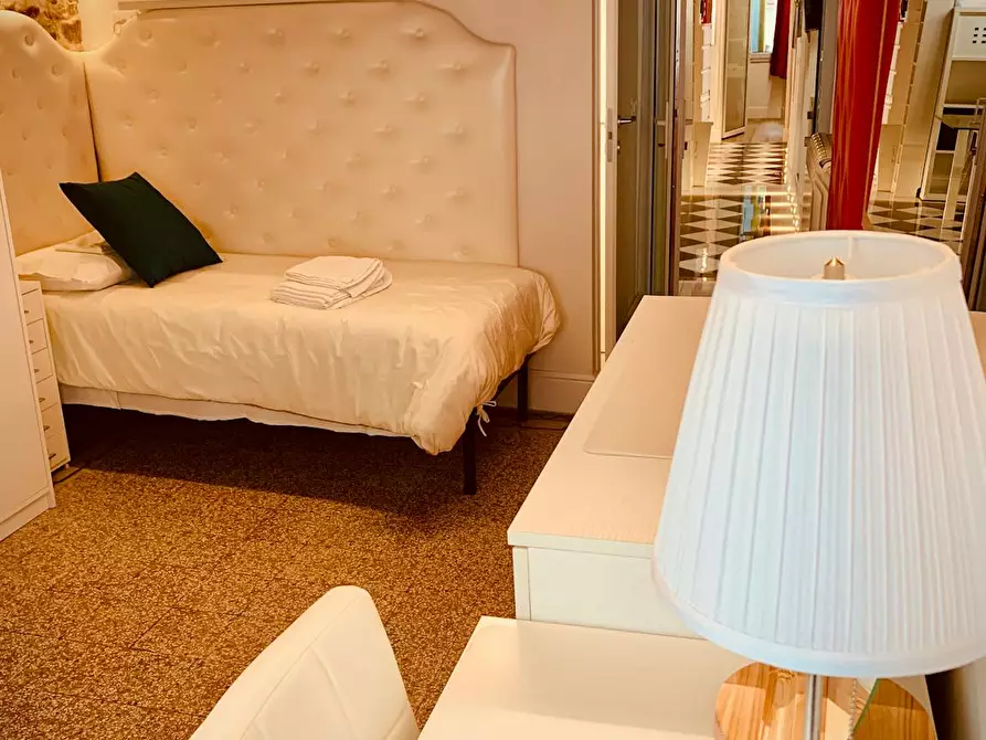 Immagine 8 di Camera condivisa in affitto  in Via San Gallo a Firenze