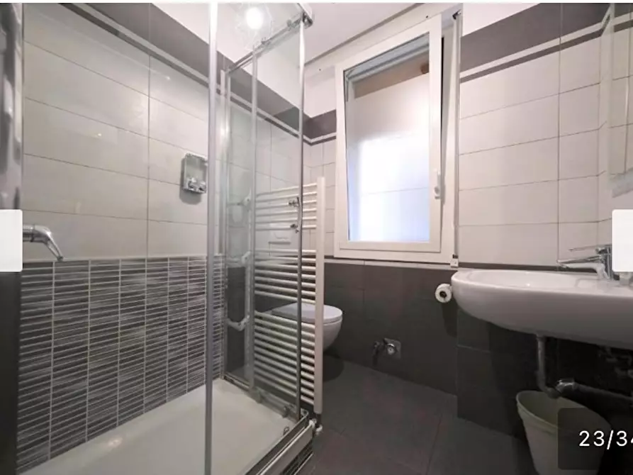 Immagine 6 di Camera in affitto  in Via dell'Indipendenza a Bologna