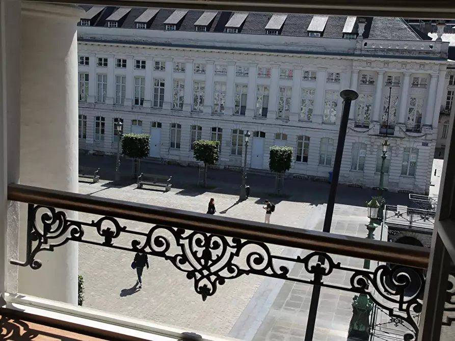Immagine 6 di Appartamento in affitto  in Place des Martyrs a Bruxelles