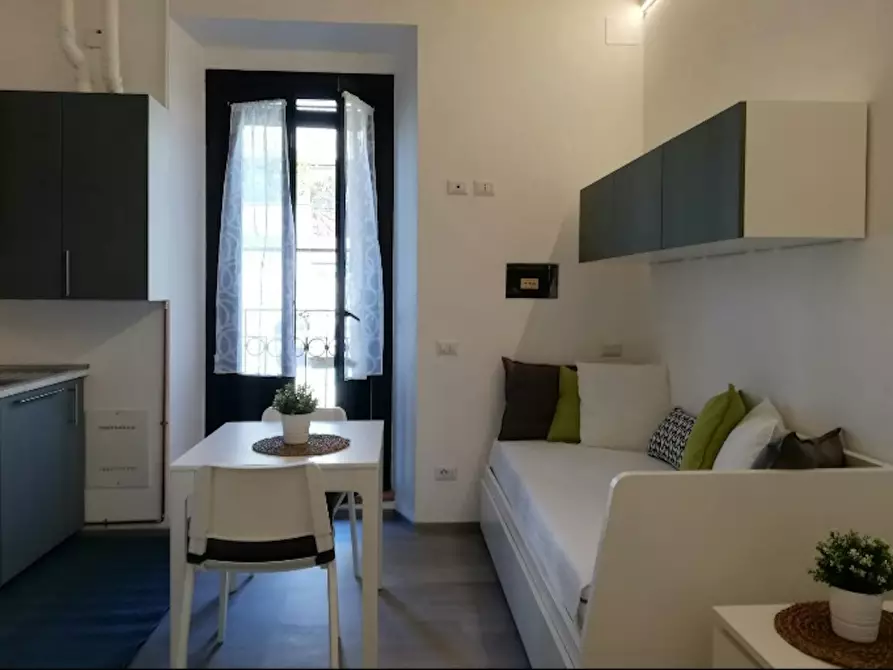 Immagine 2 di Casa indipendente in affitto  in Via Nino Oxilia a Milano