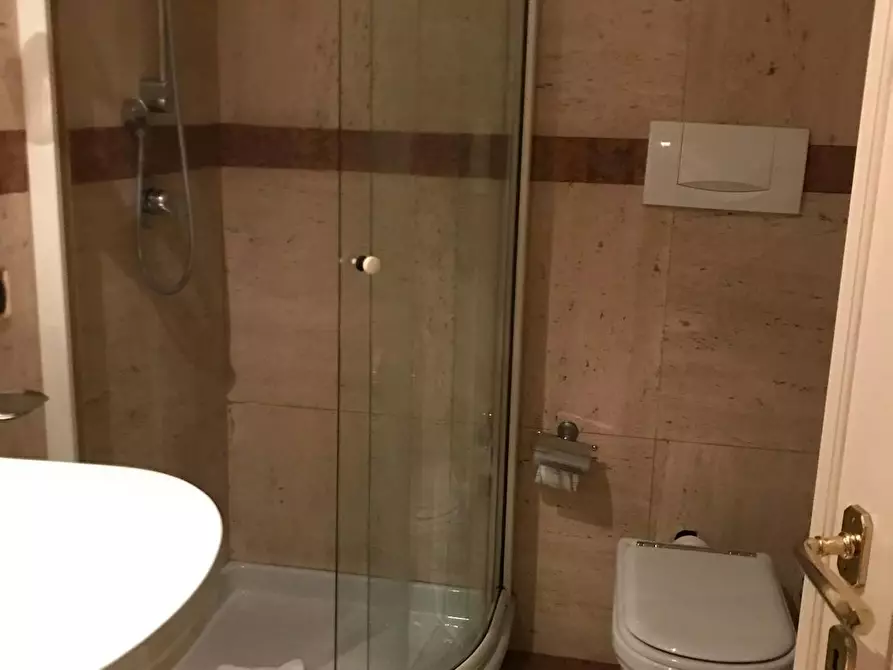 Immagine 8 di Camera in affitto  in Via dei Mille a Roma