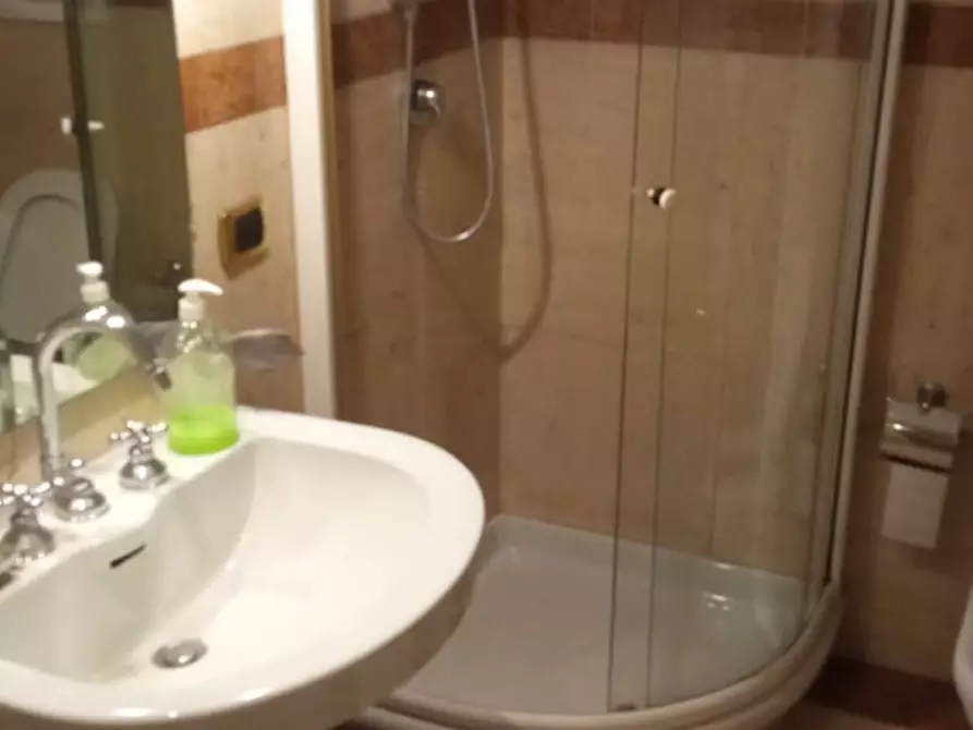 Immagine 7 di Camera in affitto  in Via dei Mille a Roma