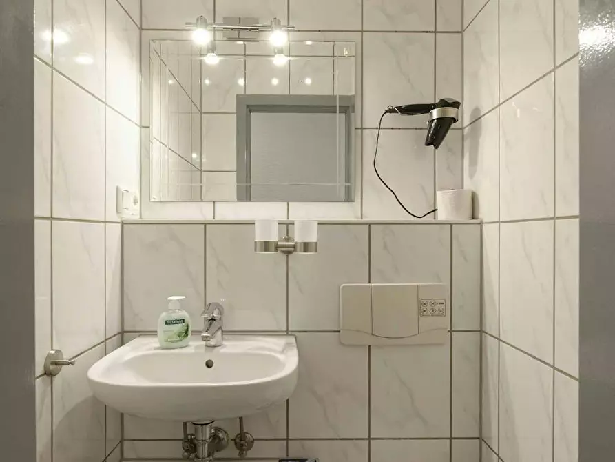 Immagine 8 di Appartamento in affitto  in Neukelsterbacher Straße a Kelsterbach