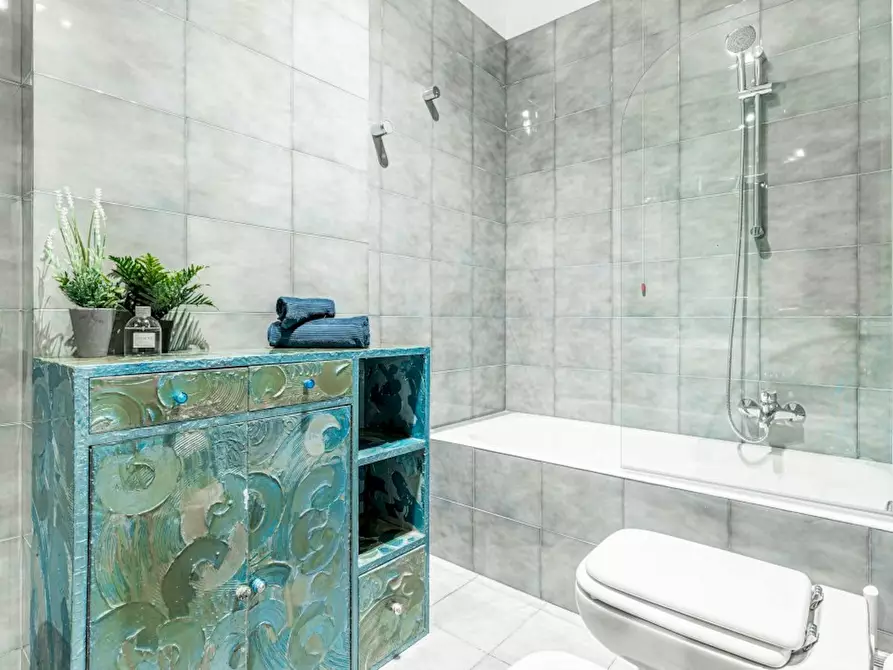 Immagine 8 di Camera in affitto  in Via Coluccio Salutati a Milano