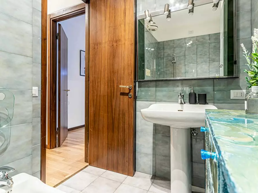 Immagine 9 di Camera in affitto  in Via Coluccio Salutati a Milano